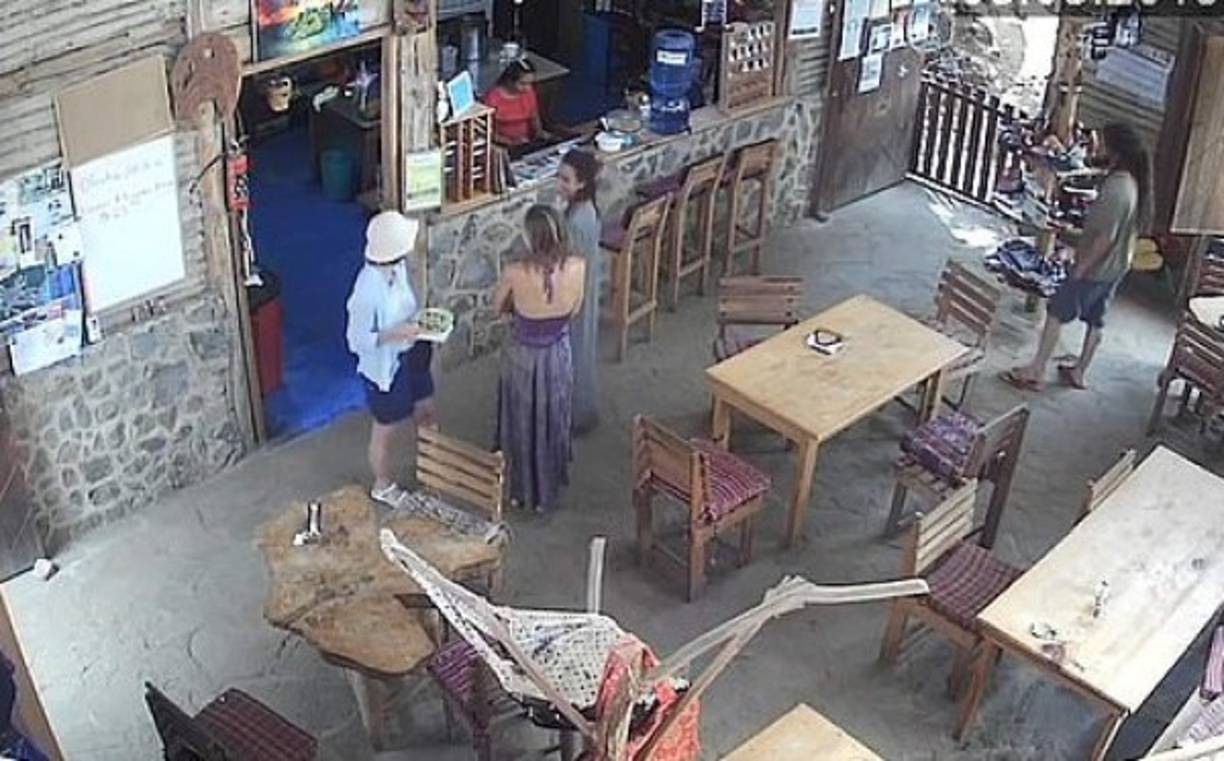 Shaw fue vista por última vez en el hotel ecológico, MayAchik’, ubicado en San Juan la Laguna. Medios locales divulgaron imágenes de la cámara de seguridad donde aparece la joven con un vestido morado.