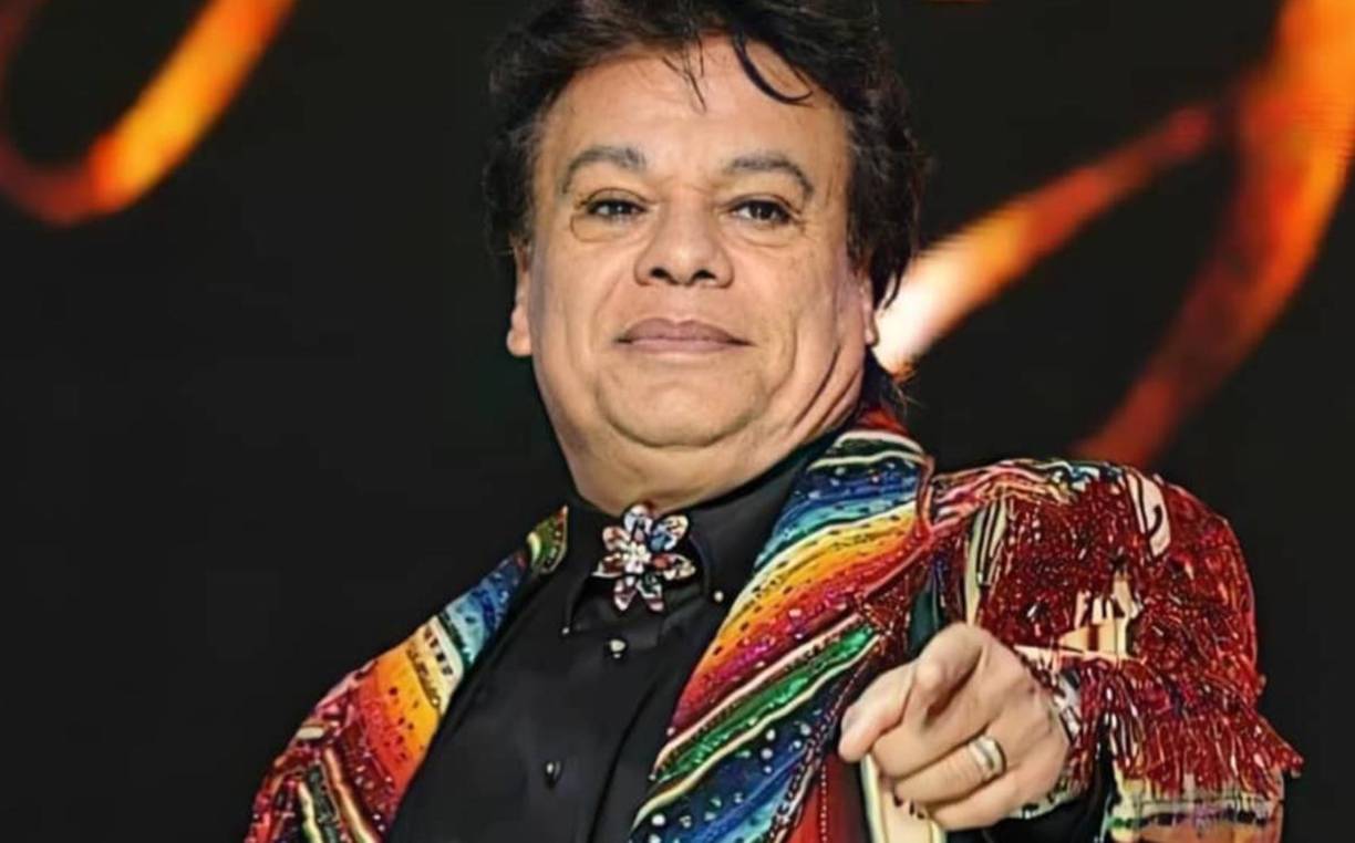 Juan Gabriel:El ‘Divo de Juárez’ marcó la música mexicana con su inigualable estilo y éxitos como ‘Amor eterno’ y ‘Querida’. Alberto Aguilera Valadez, mejor conocido como Juan Gabriel, dejó un legado musical que trascendió fronteras.Su inesperada muerte, por un infarto al corazón en Santa Mónica, California, el 28 de agosto de 2016, conmocionó al mundo.