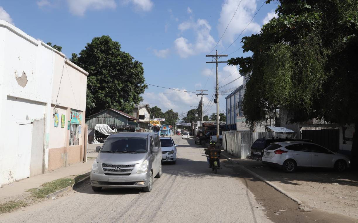 De acuerdo a la historia, después del barrio Río Blanco y aldea Chotepe, Chamelecón fue de las primeras colonias de San Pedro Sula en 1852. Hoy es uno de los sectores más grandes de la ciudad.