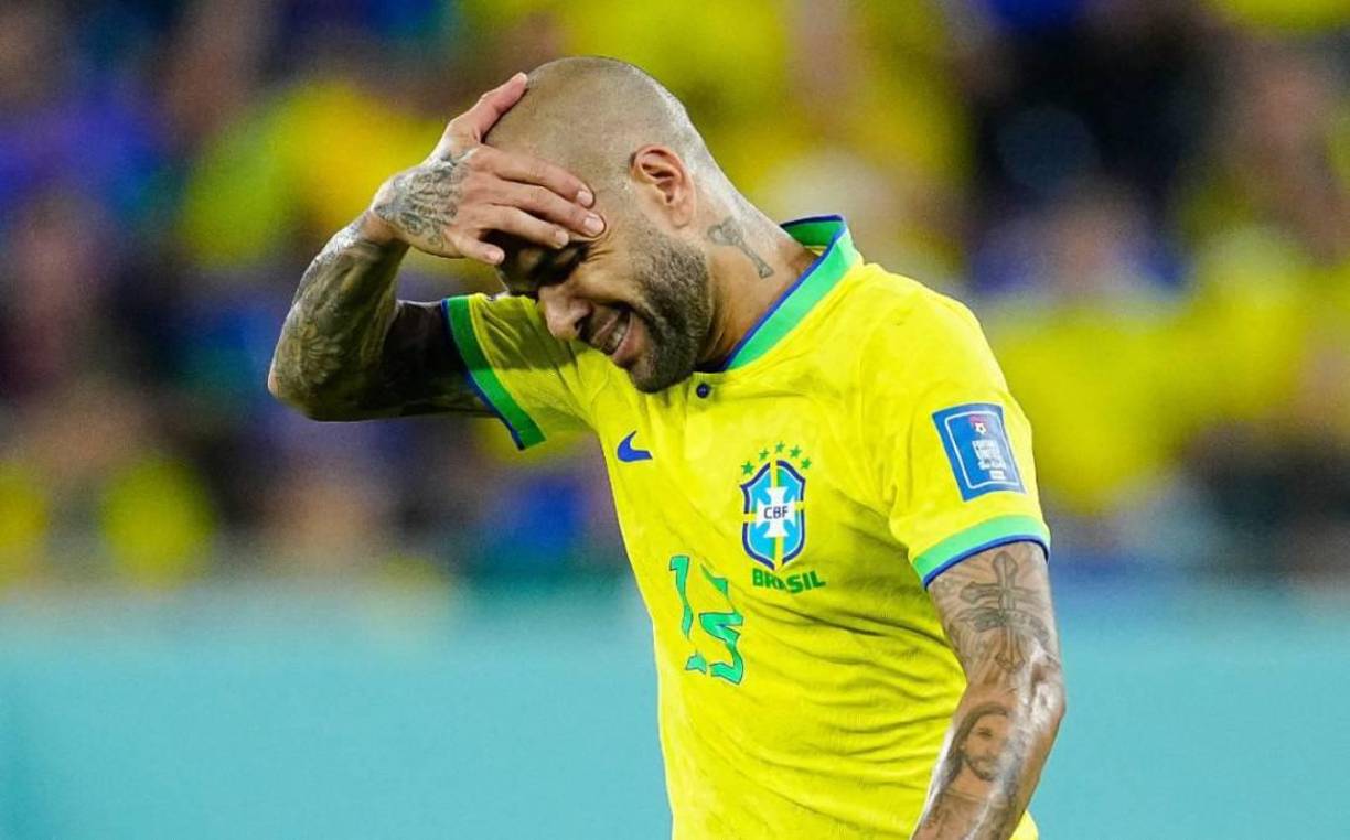 El abogado de Dani Alves no ha querido adelantar si el brasileño hará algún tipo de declaración ante al jueza, pero ha afirmado que lo ha visto “muy bien, como siempre” y que se encuentra “muy fuerte, entero”.