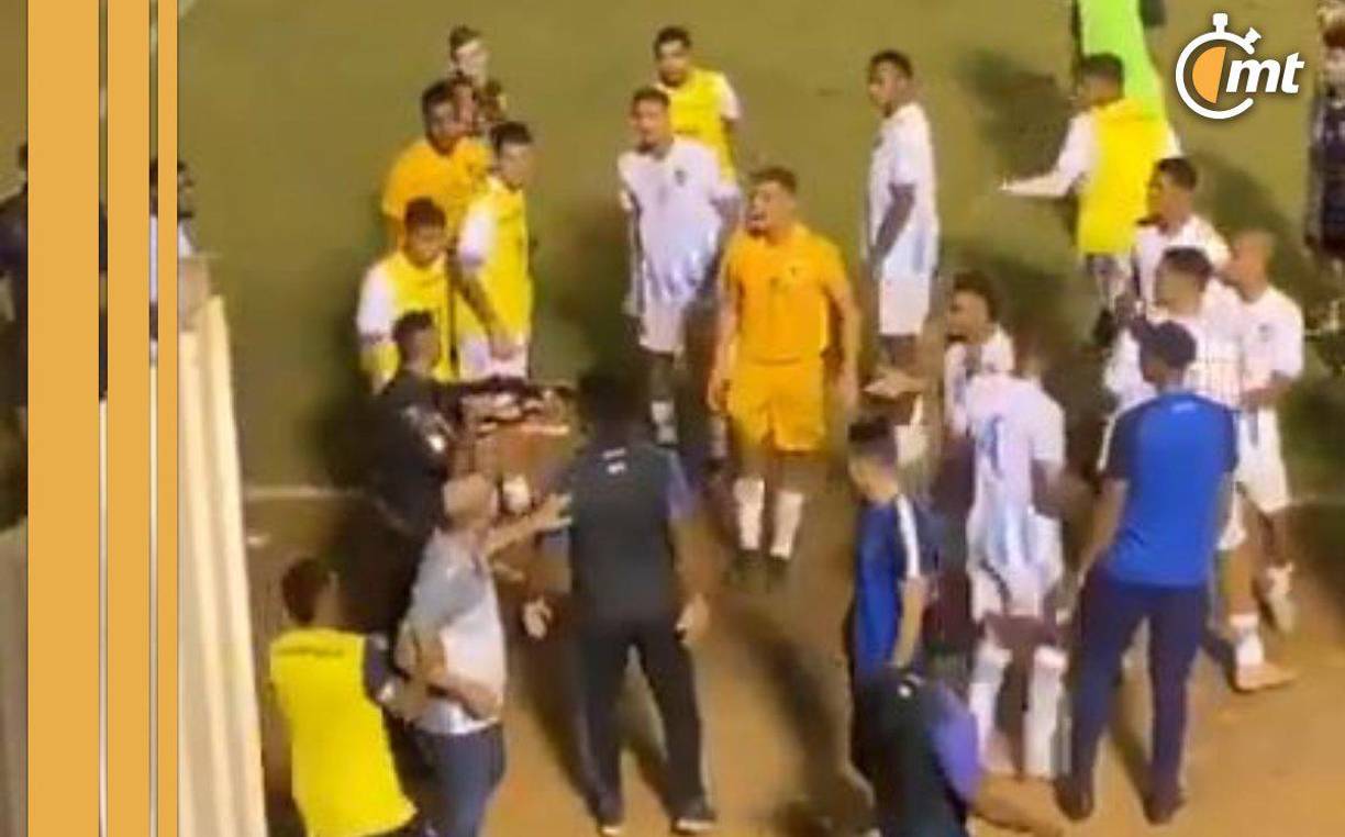 El meta estaba reclamando y se dio el disparo.