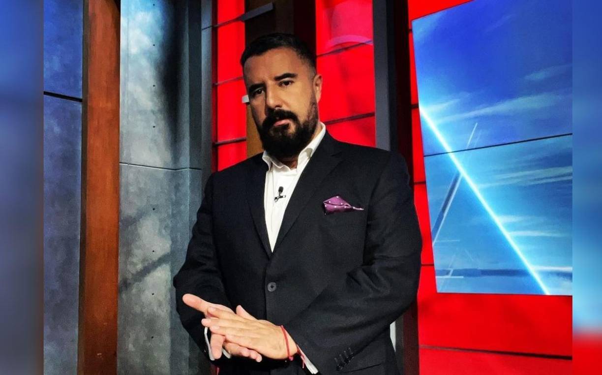 A través de su cuenta de X (antes Twitter), el periodista de ESPN compartió varios mensajes en los que se refirió al futbolista argentino, el cual rompió en llanto tras dejar la cancha del Hard Rock Stadium con el tobillo lastimado. 