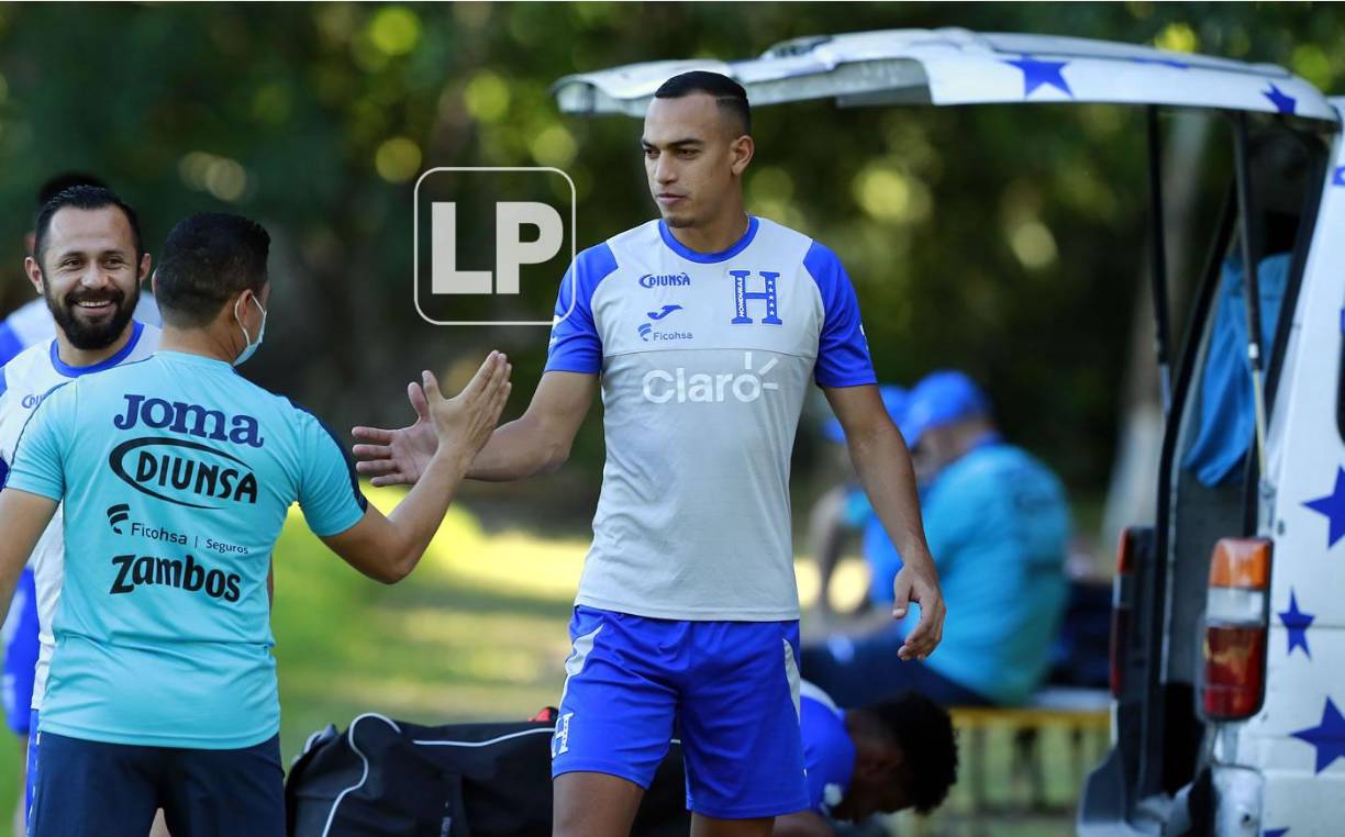 El defensa del Real España, Devron García, se incorporó a los ensayos del equipo nacional tras las pruebas médicas de Covid-19 que resultaron negativas.