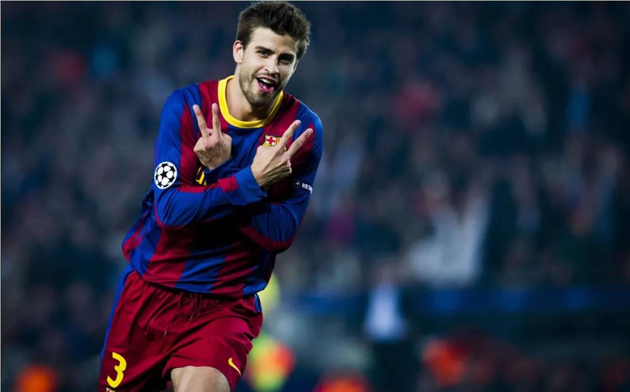 El central azulgrana, con su ya típica celebración, después de marcar en un partido contra el Shakhtar Donetsk en los cuartos de final de la Champions League 2010/11.