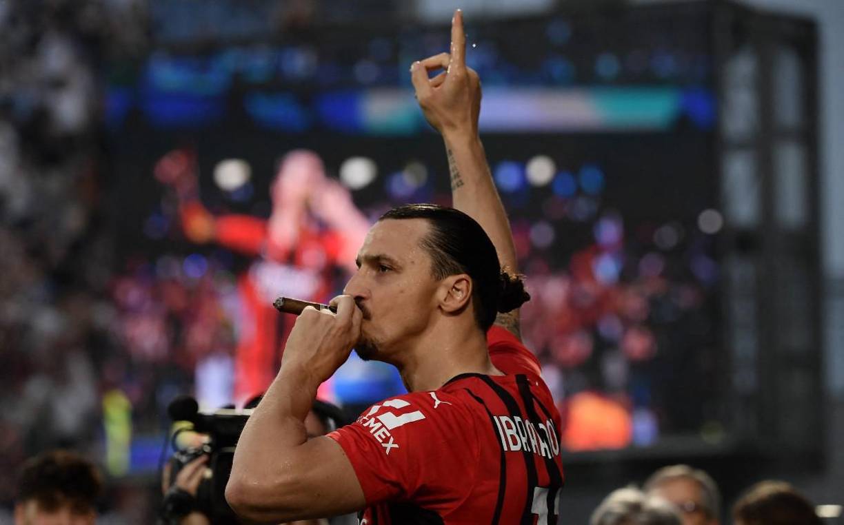 Según Fabrizio Romano, Zlatan Ibrahimovic ha renovado su contrato con el AC Milan hasta junio de 2023 con un salario reducido.
