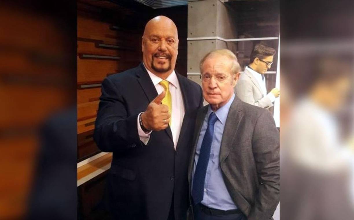 “Si tú eres porrista o en tu empresa te obligan a hablar de la selección bien, pues es tu problema”, le dijo José Ramón Fernández al ‘Perro’ Bermudez se reía de lo que sucedía.