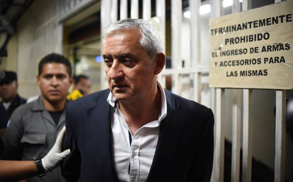 La Fiscalía de Guatemala solicitó una condena de 30 años de prisión contra el expresidente Otto Pérez Molina por supuestamente haber liderado una estructura criminal que operaba en los puertos del país y defraudó por millones de dólares al Estado.