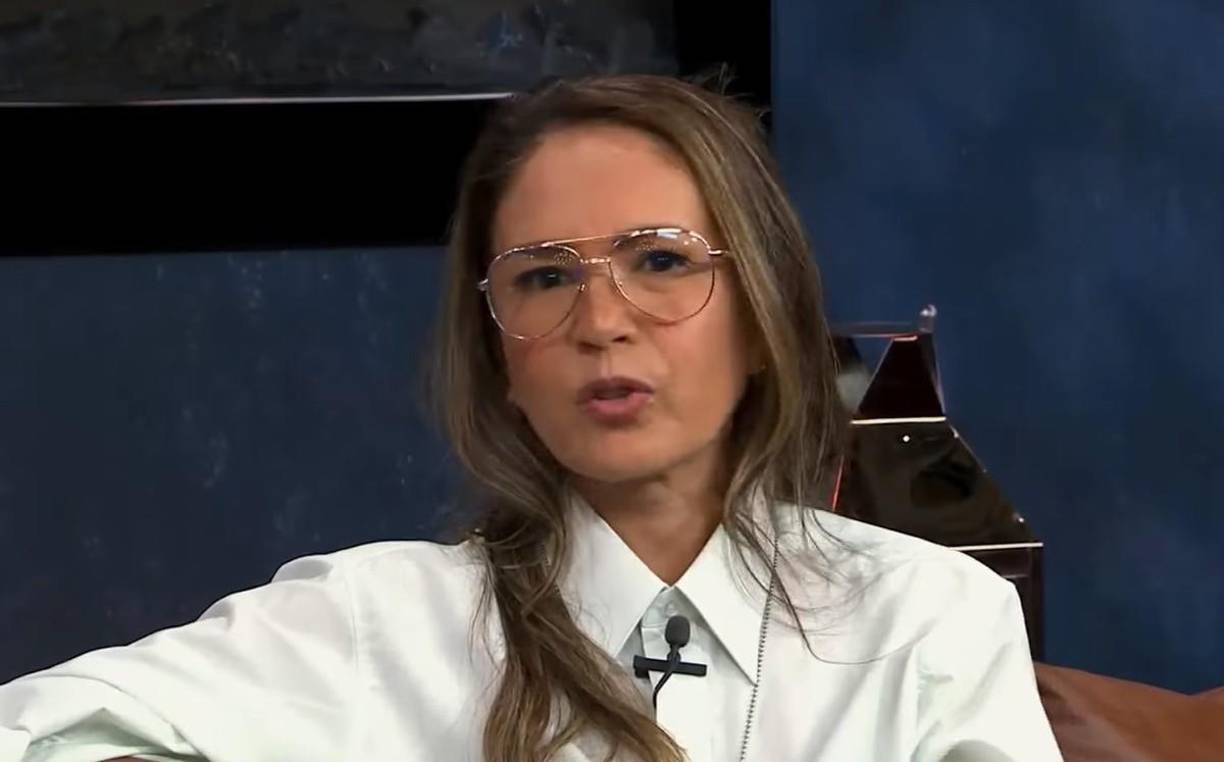 Actualmente Yolanda Andrade lucha contra un grave problema de salud, pues la misma conductora revelo hace unos días que había vomitado sangre, y debido a esto tuvo que ser hospitalizada de emergencia. 