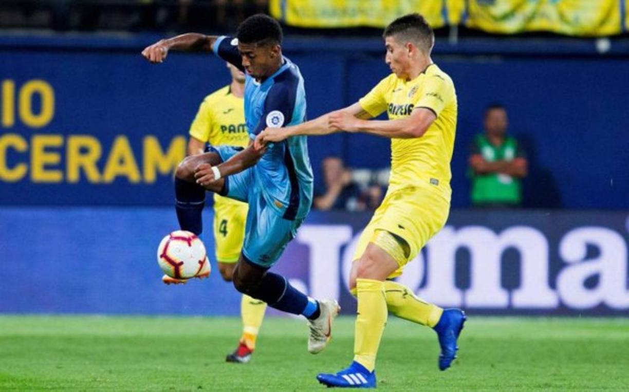 El hondureño tuvo un duelo individual con el argentino Santiago Cáseres, quien terminó saliendo lesionado.