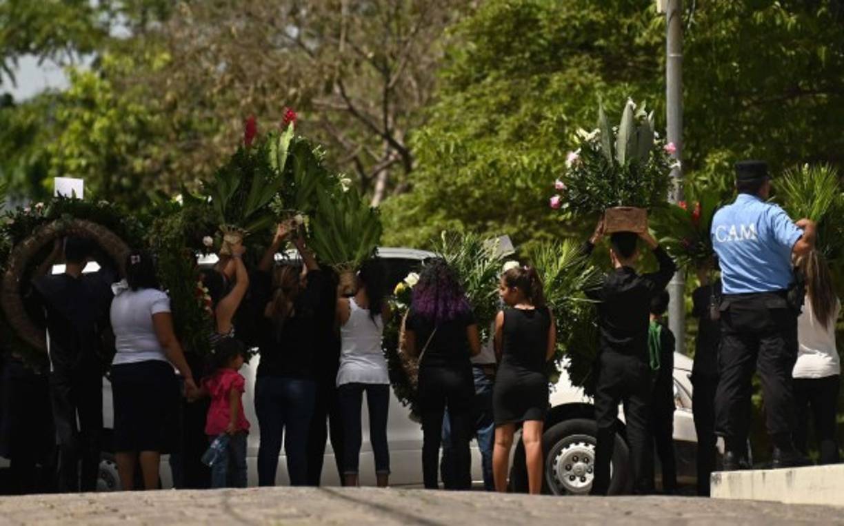 El Ejecutivo del presidente Nayib Bukele fue criticado por diversos sectores por presentar a Ávalos ante los medios de comunicación en el aeropuerto internacional San Óscar Arnulfo Romero.