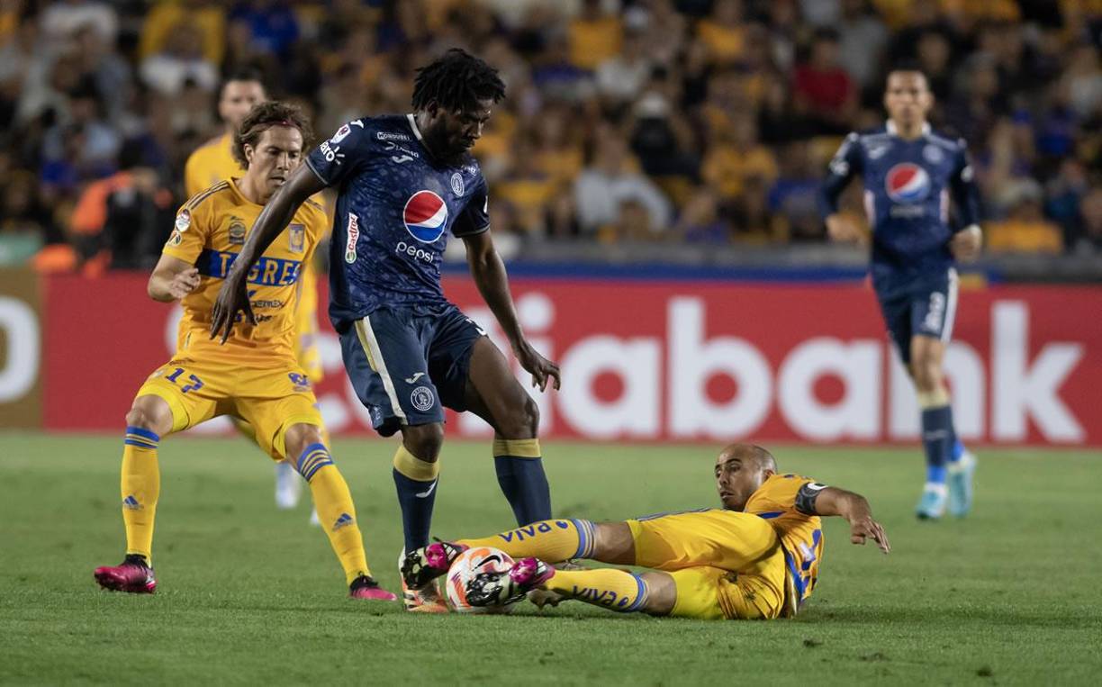 Júnior Izaguirre, asistente técnico del Motagua, también se refirió al caso de Cristopher Meléndez, quien suena para salir cedido. “Estamos tomando decisiones para el bien del equipo, queremos fortalecernos en todas las zonas. Si llega una decisión con algún jugador siempre va a ser por el bien del equipo”, comentó.