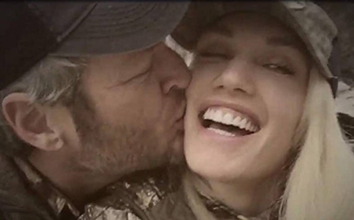 Gwen Stefani y Blake Shelton derrochan amor.