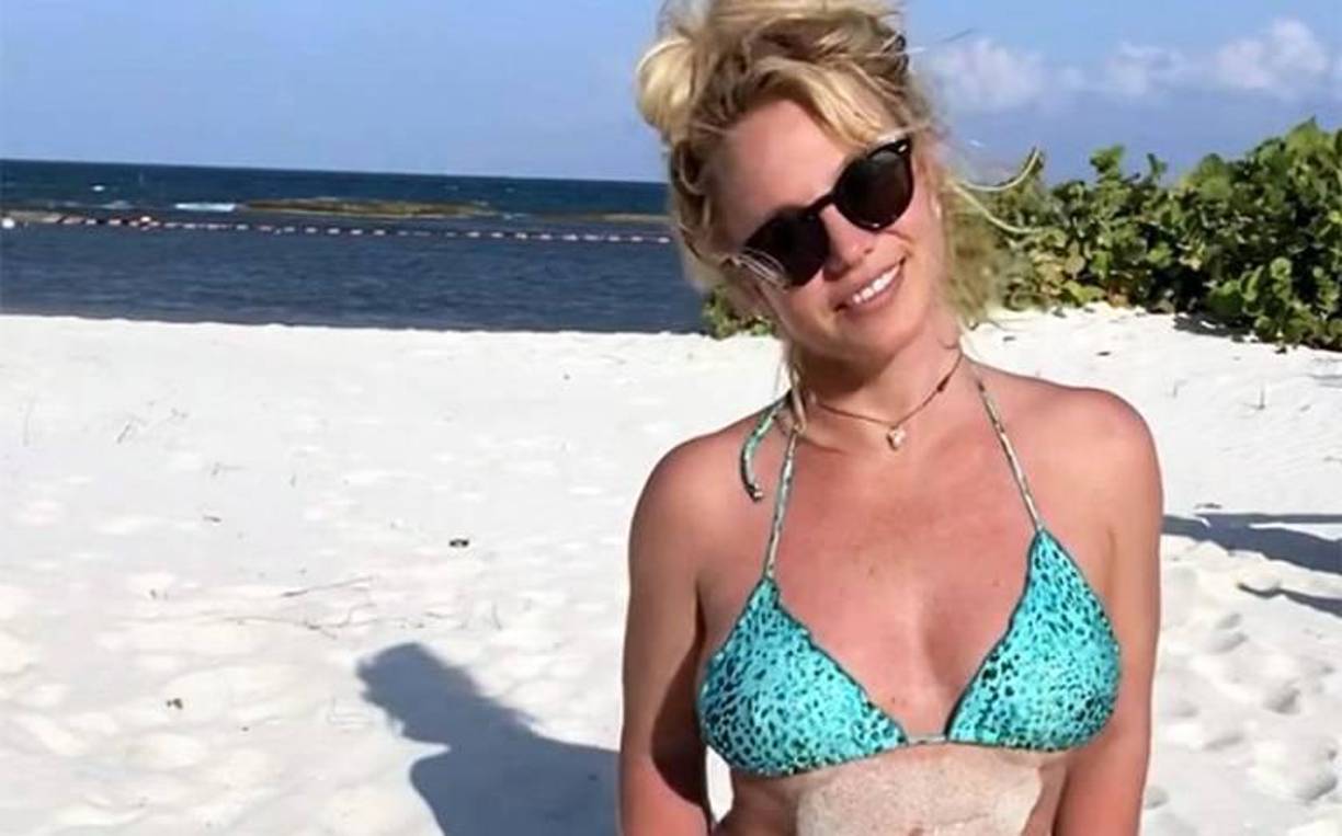 Sus comentarios llegan semanas después de que Britney les dijera a sus fans que “probablemente se mudaría (a México) pronto” a mediados de noviembre. En la publicación de Instagram que luego borró, la estrella del pop explicó que se siente como una “persona completamente diferente” lejos de casa y no puede evitar “llorar cada vez que me voy de allí”.