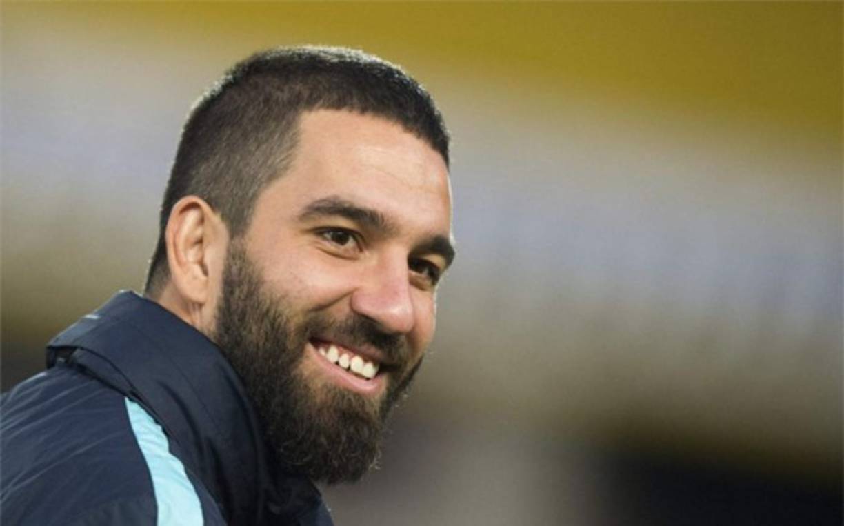 Arda Turan no jugó ni un segundo en el Gamper y quedó descartado para el clásico, el estratega Erneto Valverde no lo quiere en el FC Barcelona.