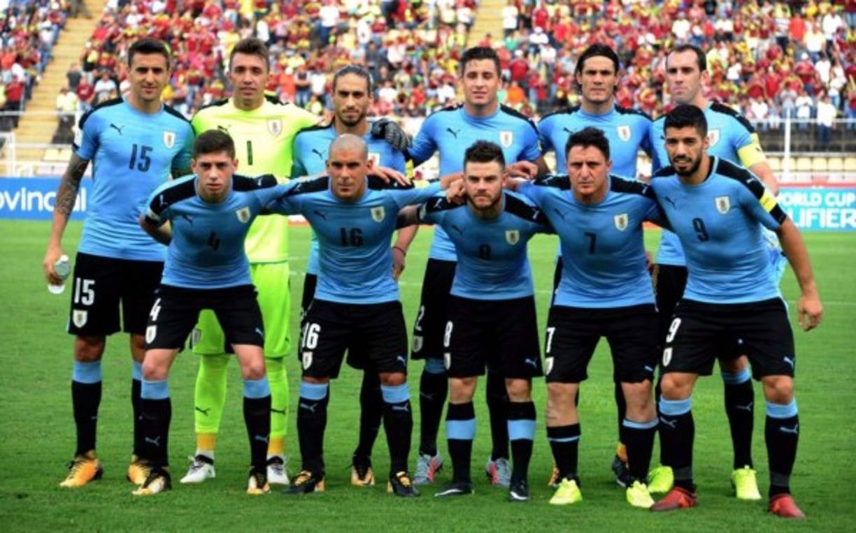 Uruguay: 'Los Charrúas' - Conocidos como La garra charrúa, la celeste o Los charrúas por el pueblo precolombino que habitaba principalmente en Uruguay, aunque también en provincias del norte de Argentina y del sur del Brasil.