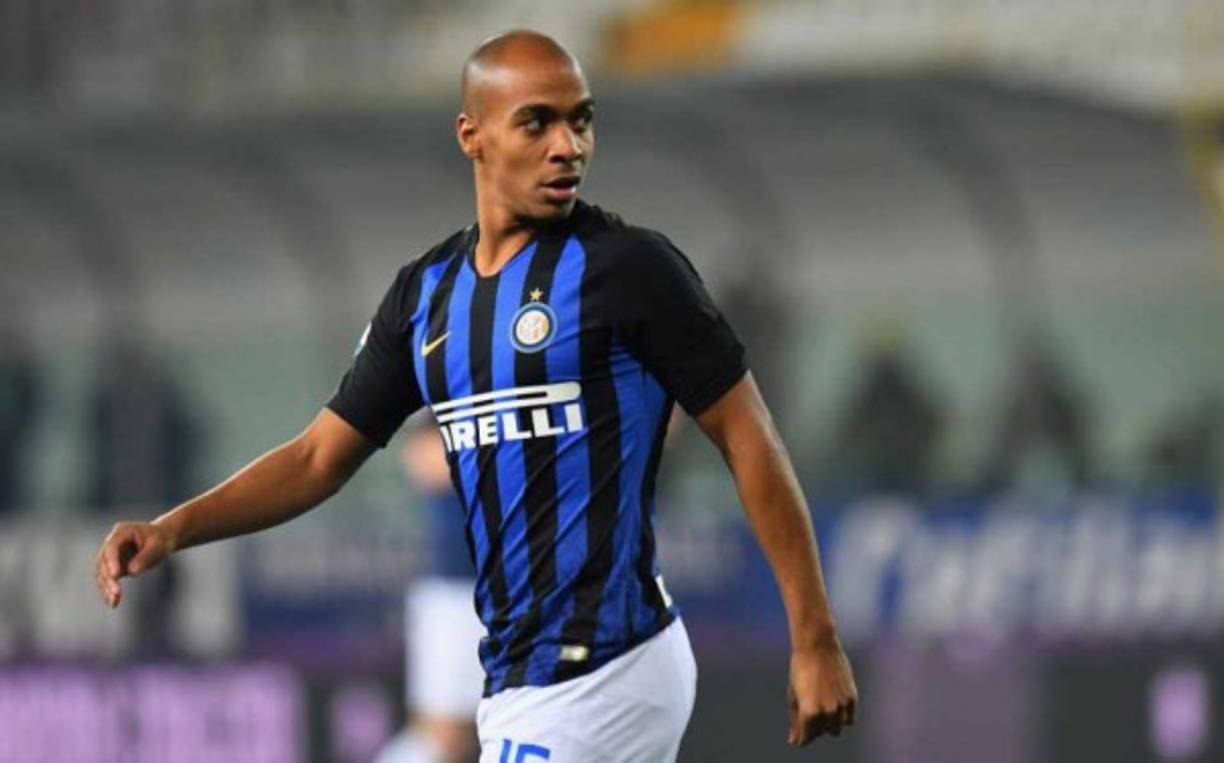 Joao Mario: El centrocampista no entra en los planes del Inter y ha alcanzado un acuerdo con el Lokomotiv de Moscú. El traspaso es inminente y ambos clubes han acordado un préstamo con una opción a compra de 15 millones de euros.