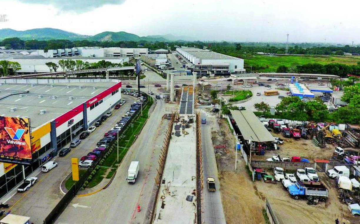 Con esta proyecto, que construye el consorcio Siglo 21, la ciudad da la bienvenida a los inversionistas, turistas y visitantes que ingresan por el aeropuerto Ramón Villeda Morales a una San Pedro Sula en crecimiento.