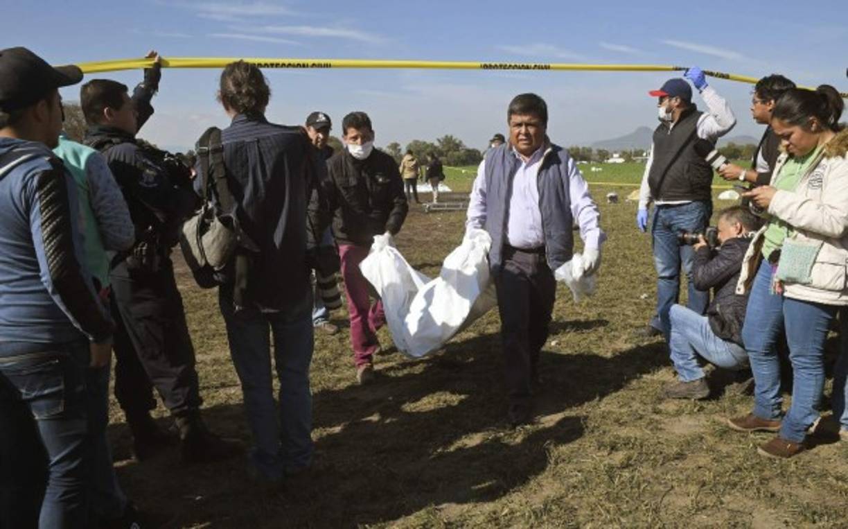 Varios familiares habían exigido que siguieran buscando cuerpos en el sitio de la explosión y pidieron el regreso de los expertos forenses, quienes hallaron otros cinco cadáveres.