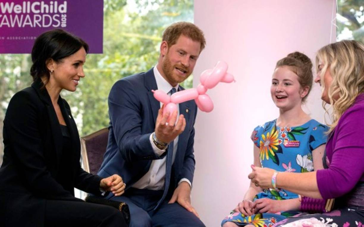 Varios medios han contactado al palacio de Kensington y aseguran que les han respondido que esa mujer no es Meghan Markle. <br/><br/>Ha sido tanto el debate que Charlie Iankston, periodista del Daily Mail, ha pedido a los lectores que si saben quién es la verdadera 'Meghan' y su perrito, que le contacten al correo charlie.lankston@mailonline.com.<br/>