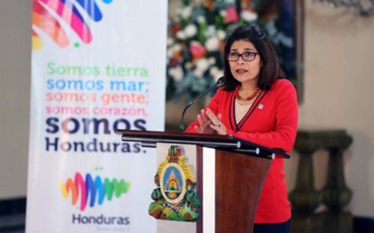 Los restos de la exministra de comunicaciones serán velados este lunes en la Basílica Nuestra Señora de Suyapa en Tegucigalpa.