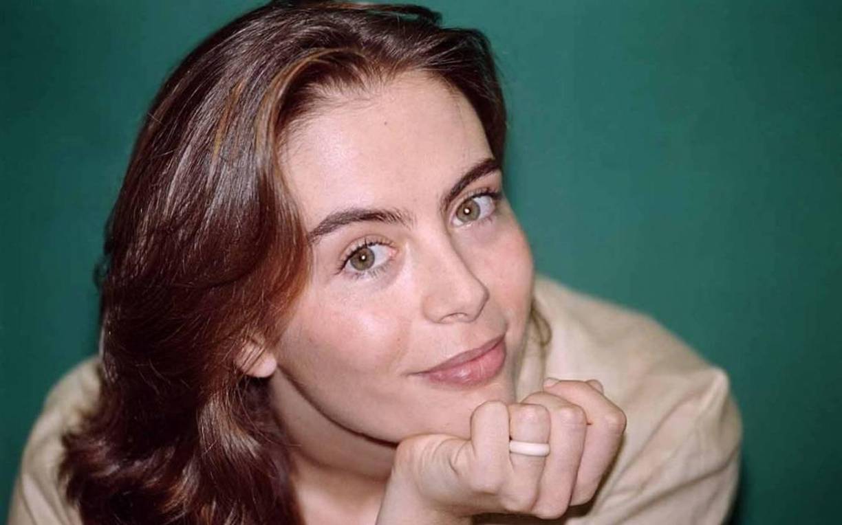 Esto fue desmentido por la cantante quien aseguró que el tiempo que duró su relación fue de casi cuatro años y que incluso su familia estaba escandalizada con que ella estuviera relacionada sentimentalmente con su propio representante y productor.