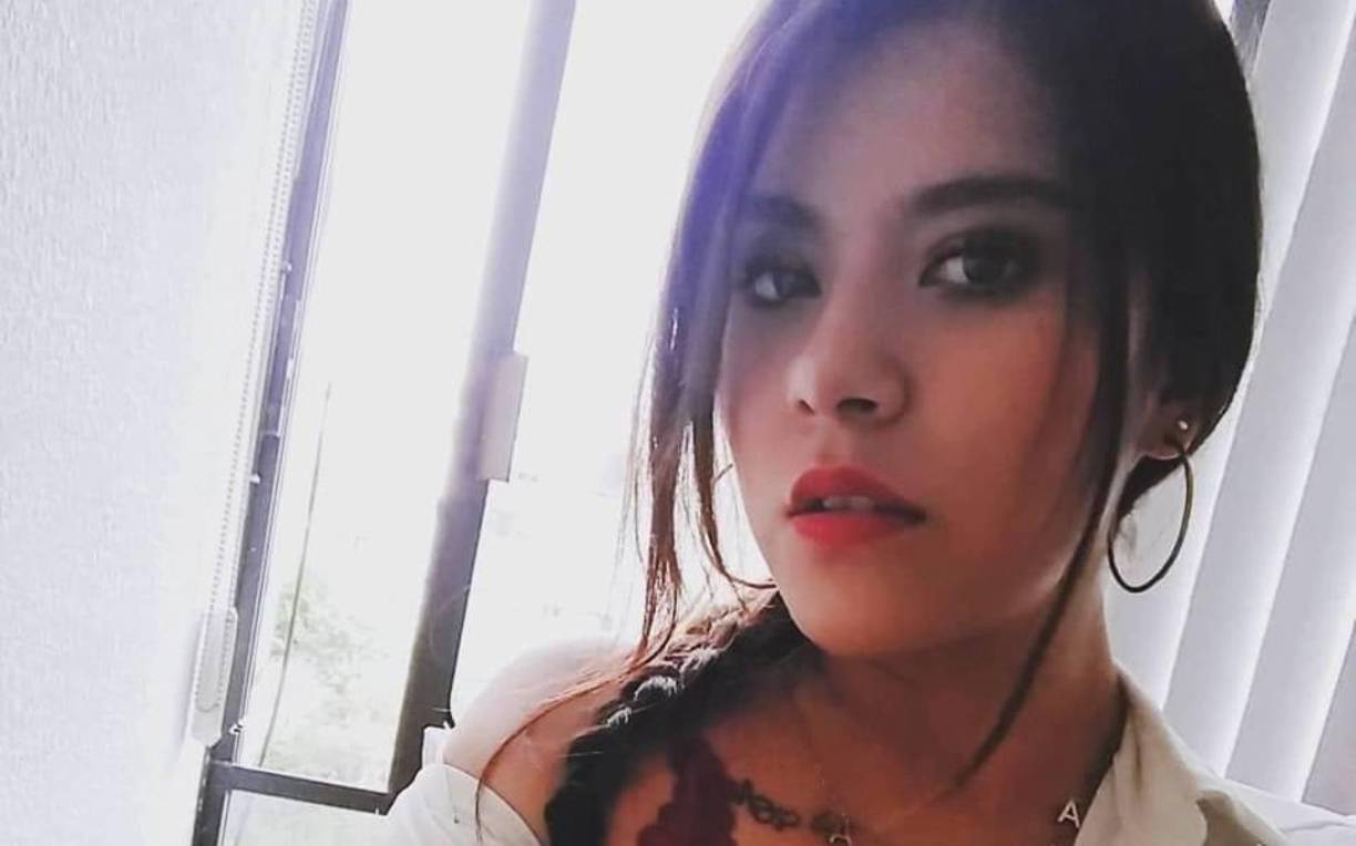 A las 15:20 horas, dicho sujeto sale del departamento, cargando la misma bolsa de plástico. Mientras tanto, a las 14:46 horas, se realiza el hallazgo del cuerpo de Ariadna Fernanda en el sitio ya señalado, en el estado de Morelos.