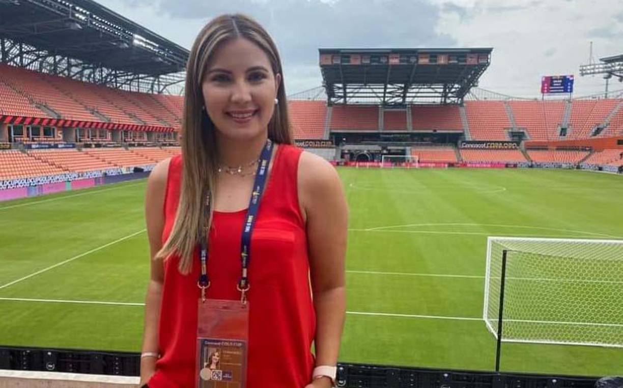 Jenny Fernández: Talentosa y hermosa periodista catracha que labora en Diario Diez y además es corresponsal en Honduras de la compañía ESPN.