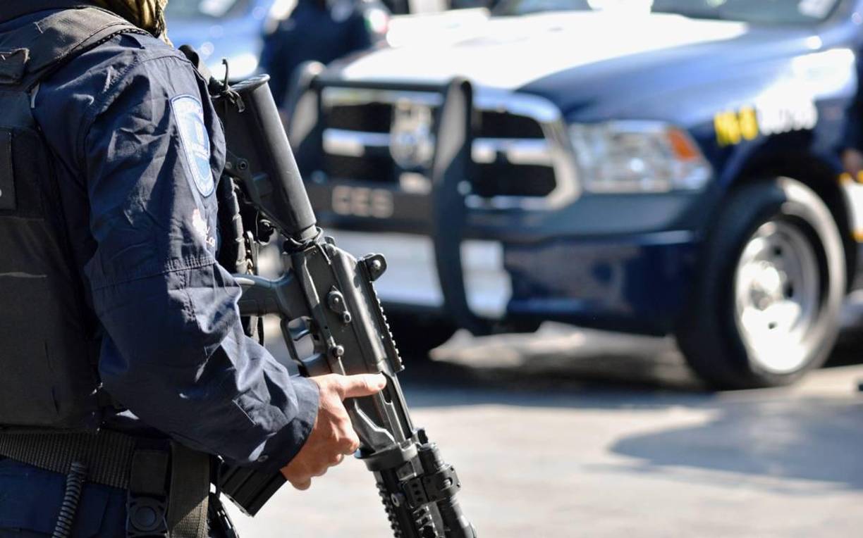 Esa misma noche, fuerzas federales y locales detuvieron a Maximiliano, quien en los videos de la detención se muestra vestido de negro, pero fácilmente identificable como el joven que disparó en múltiples ocasiones contra el policía auxiliar. 