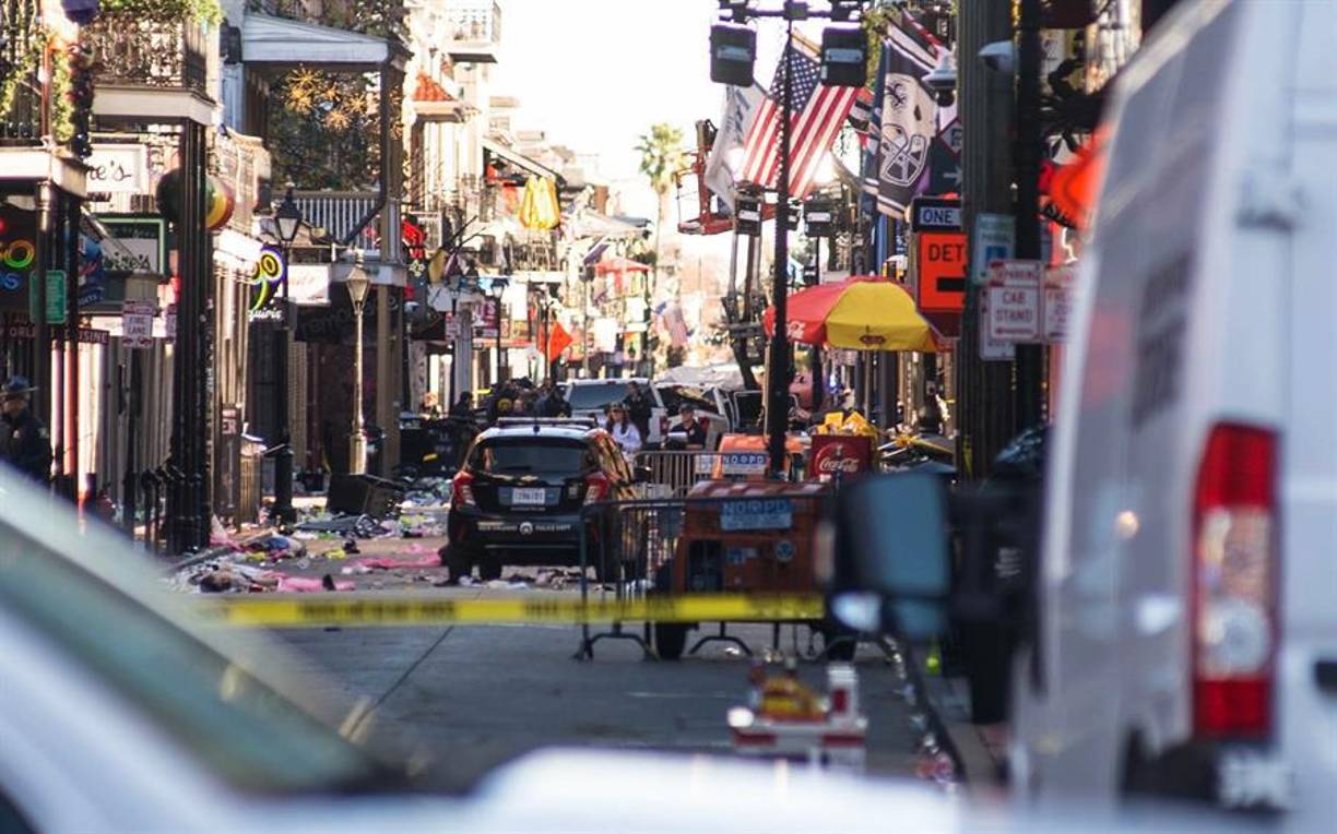Al menos 10 personas han muerto después de que un vehículo atropellara a la multitud en Nueva Orleans, en Bourbon Street, en el llamado Barrio Francés, a primeras horas de este miércoles, y al menos otras 35 personas resultaron heridas, informaron las autoridades locales.