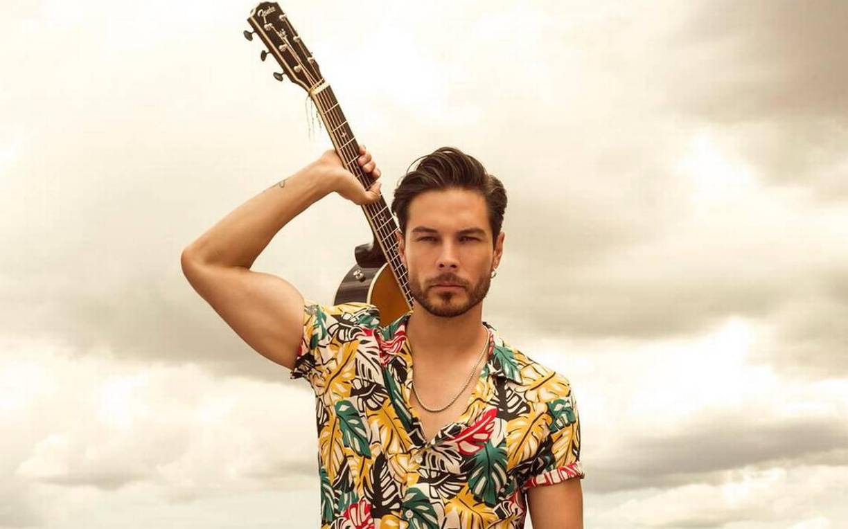 “Seré un poco egoísta, y lo diré como debe ser: mi cumpleaños es mi fecha favorita del año. Hacer fiesta, invitar a la familia, me gusta que me apapachen. Es mi día predilecto del año, y podría decir que cuando tengo concierto. de las demás festividades no soy tan clavado”, Juan Solo, cantautor