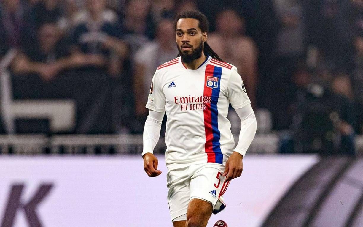 Jason Denayer (27 años) El defensa es uno de los jugadores con más cartel internacional después de acabar su contrato con el Olympique de Lyon cuatro campañas después de llegar del Manchester City. El futbolista ocupa la posición de central, pudiendo jugar también en la banda derecha y en el pivote. Ha jugado 35 veces con la selección belga.