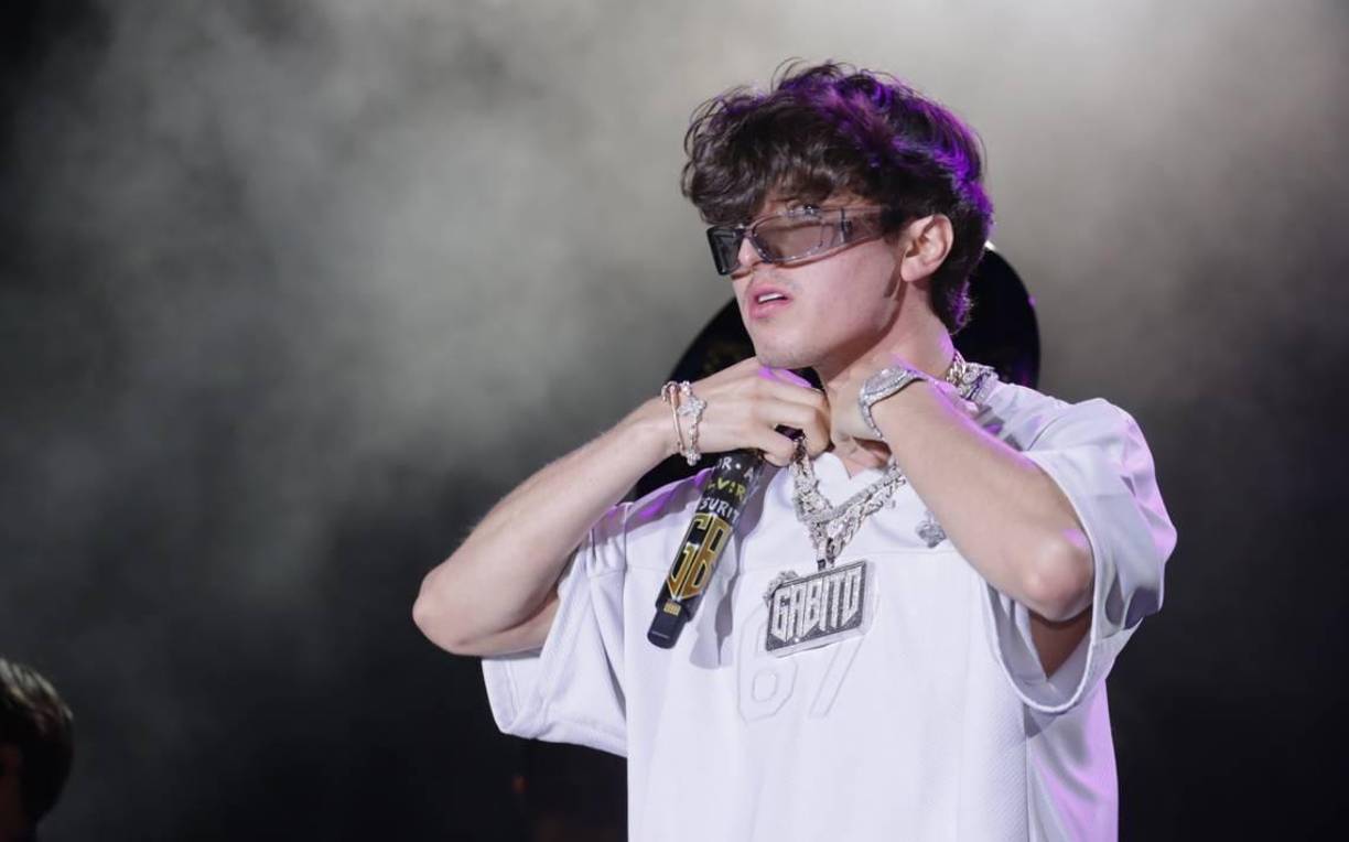 Asimismo, en el último año, Belinda ha incursionado en el género regional mexicano, con los corridos tumbados y ha lanzado sencillos en solitario y colaboraciones con Natanael Cano y recientemente con Kenia Os —con quien Ballesteros también lanzó un sencillo en su reciente álbum.