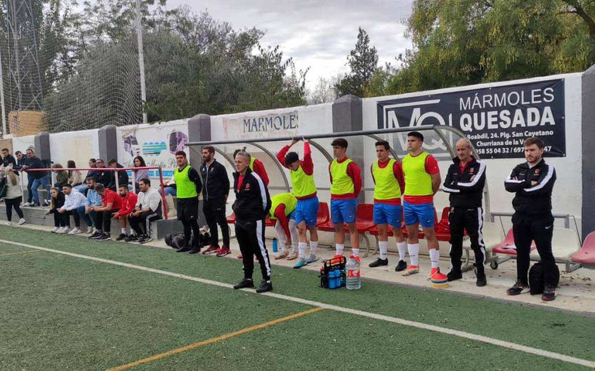 Alejandra Jiménez tuvo que pasar por el quirofano y eso hizo que su aventura en el Cúllar Vega CF haya durado sólo doce partidos. En este período, el equipo ganó siete juegos, empató a tres y sólo perdió dos encuentros, ocupando la tercera plaza. 