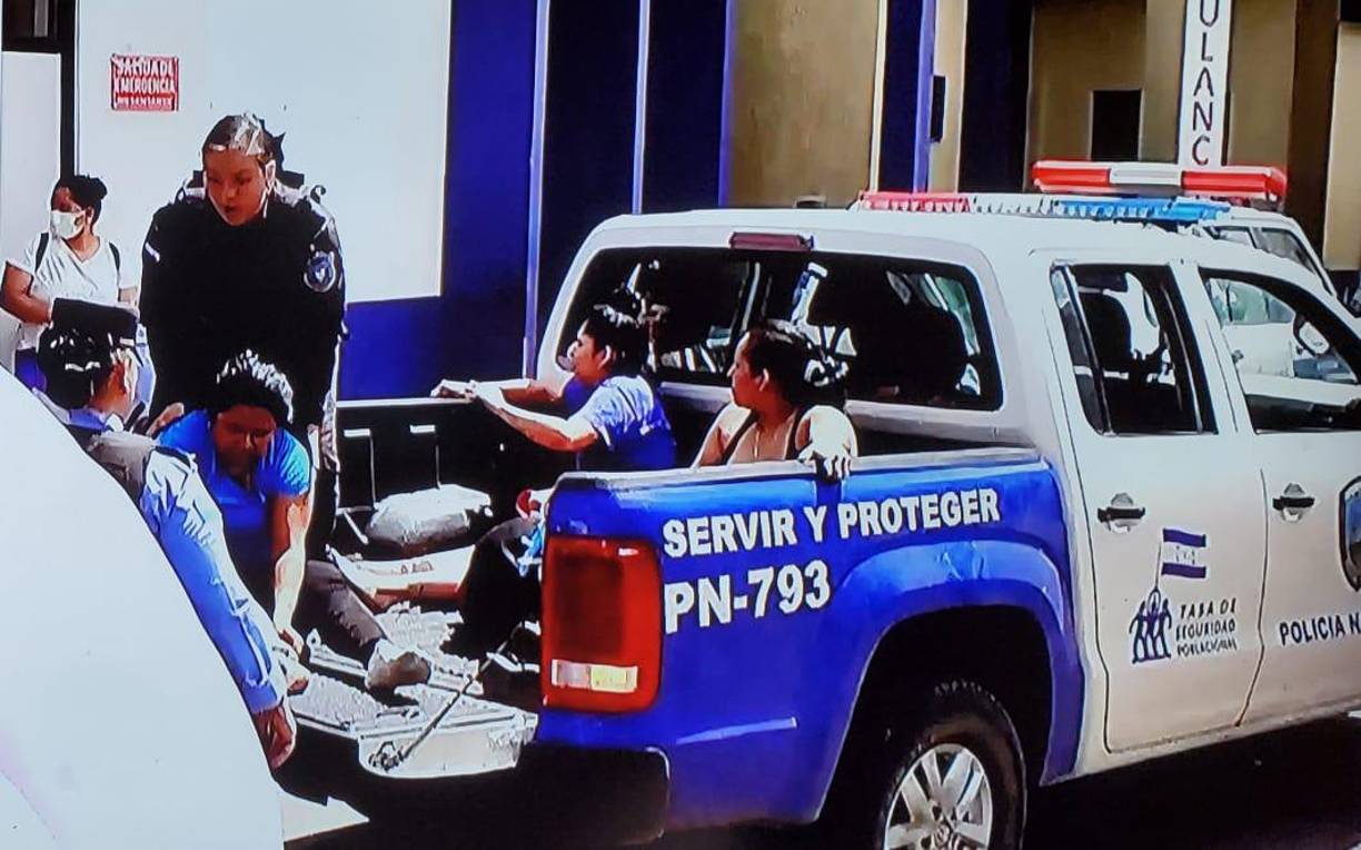 “Mataron mujeres que estaban en maternidad, personas de la panedería y quemaron un módulo completo”, comentó Ordóñez, quien estimó en un principios unas 25 o 30 personas muertas.