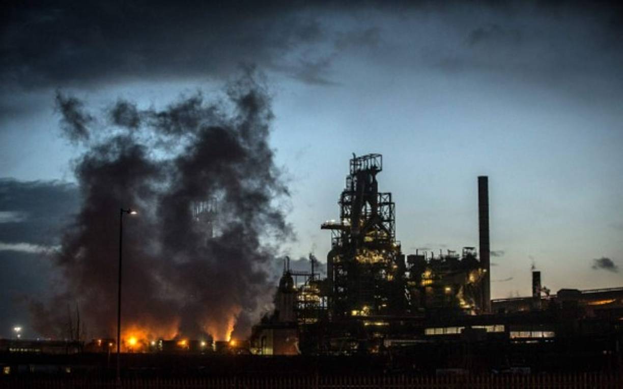 Fabricación de acero y hierro: Los estudios de la OMS demostraron que los trabajadores de la industria del hierro y las funciones tienen un riesgo más alto de desarrollar cáncer de pulmón.