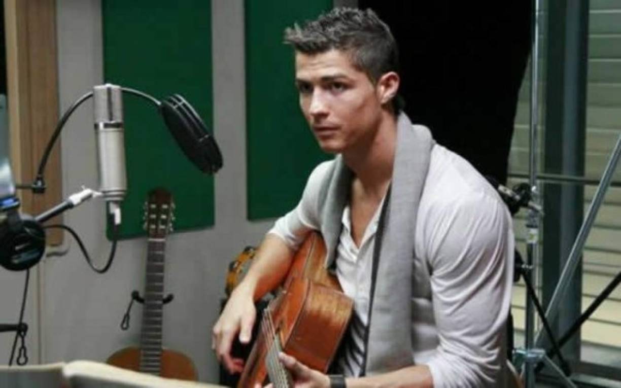 Uno de sus artistas favoritos es Luis Fonsi.