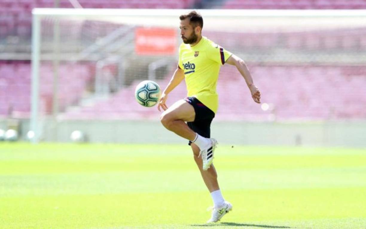 Jordi Alba - Será un fijo en el lateral izquierdo de la zaga azulgrana. Llega en un buen estado de forma para este reinicio de Liga.