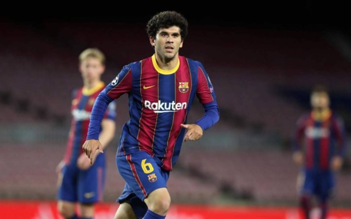El FC Barcelona hizo oficial su primera salida de este mercado invernal. A petición de Ronald Koeman, el jugador Carles Aleñá se va cedido al Getafe. El centrocampista se incorpora al club madrileño hasta el final de la temporada 2020-21 con el Getafe asumiendo el sueldo del jugador.
