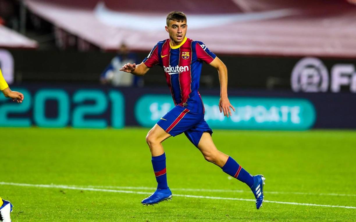 El jugador canario se formó en Las Palmas e impactó en el juego del Barça desde el primer momento que pisó el césped del Camp Nou. Debutó con 17 años el 27 de setiembre de 2020 en un partido de Liga Española ante Villarreal. Ronald Koeman lo mandó al campo en el segundo tiempo.