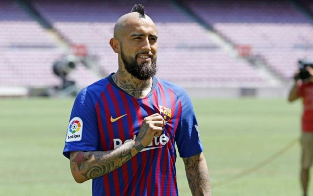 El Inter de Milán sigue obsesionado por fichar a Arturo Vidal. En Italia informan que el club interista vuelven a la carga por el centrocampista chileno del Barça, que ocupa plaza de extracomuntario y eso podría facilitar el traspaso, aunque Ernesto Valverde no contempla su salida.