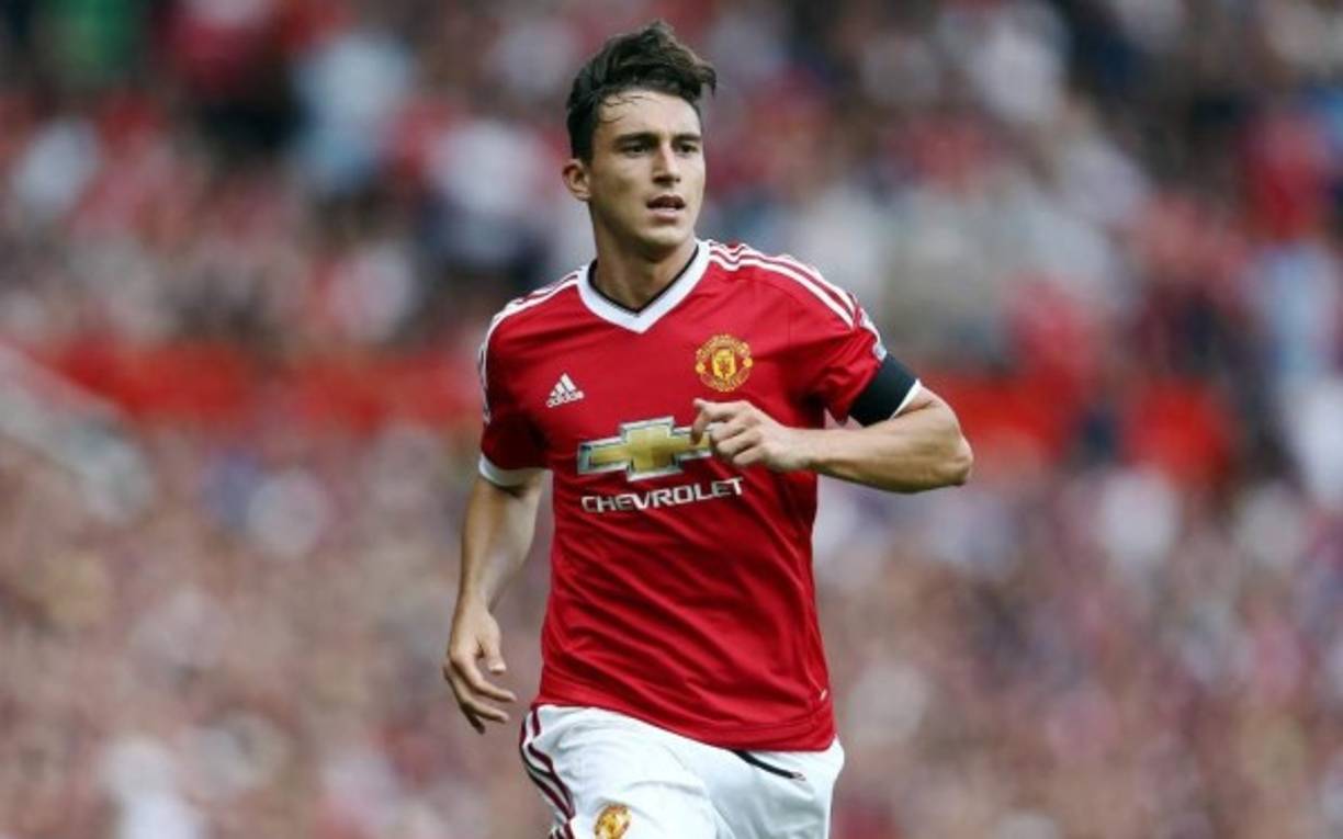 Matteo Darmian, futbolista del Manchester United, está a un paso de volver a Italia ya que son varios los equipos que están dispuestos a contar con él, uno de los que más fuerte está pujando es la Juventus de Turín.
