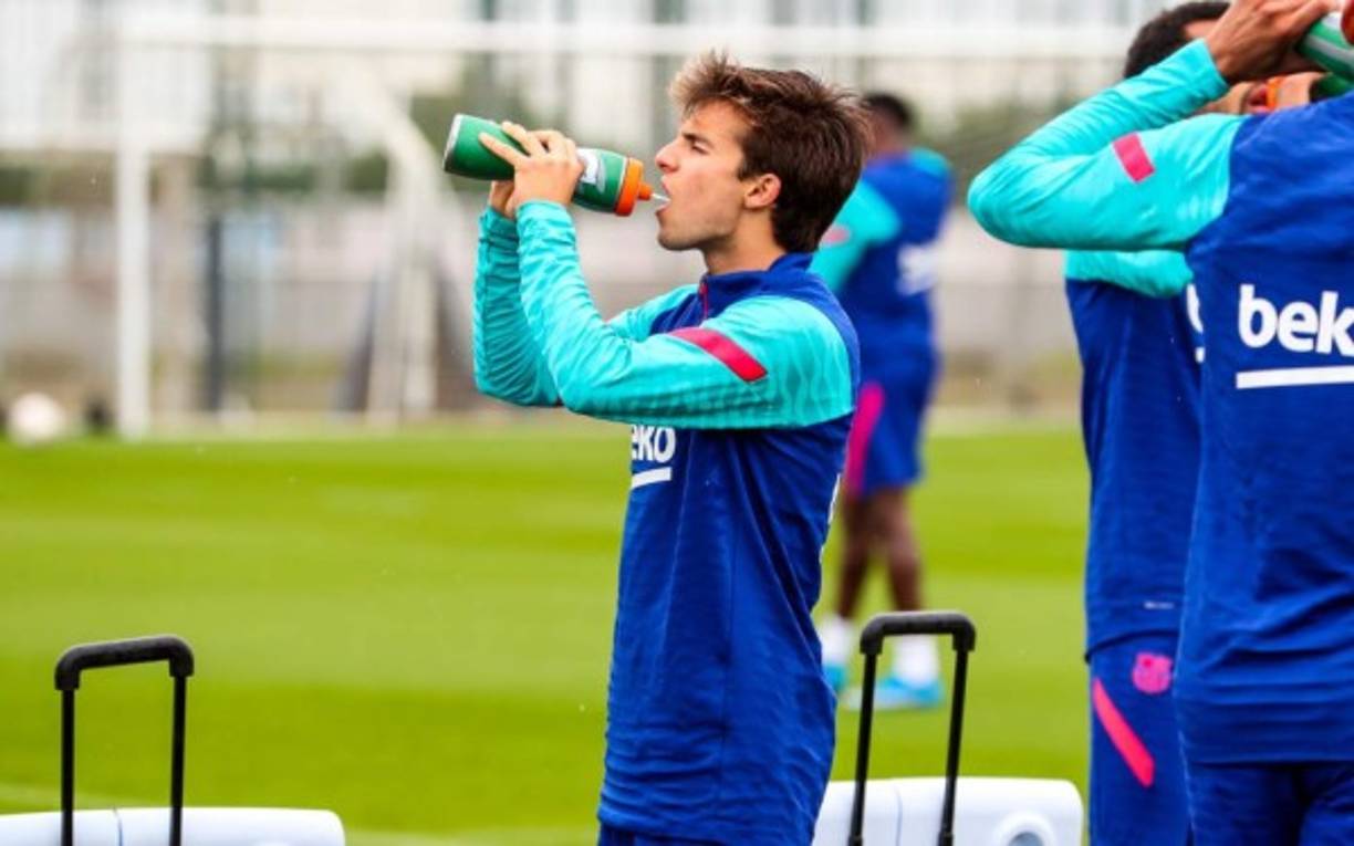 Riqui Puig: La prensa española señala que en el Barcelona no descartan su salida para la próxima campaña. Foto Facebook Barcelona.