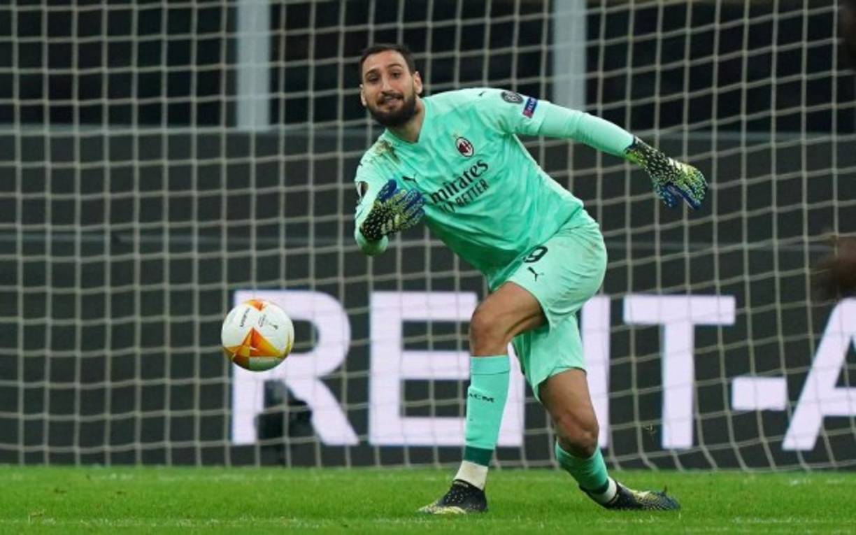 2 - Gianluigi Donnarumma (22 años) - El portero italiano del AC Milan cuenta con un valor de mercado de 60 millones de euros. En los últimos días ha sido relacionado con el Manchester United.