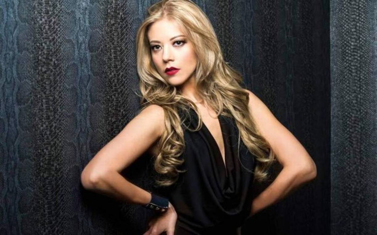 Fernanda Castillo, protagonista de 'El señor de los cielos', realizó la semana pasada una polémica sesión de fotos con la revista Vanidades, en la que mostró su lado más sexy.<br/>