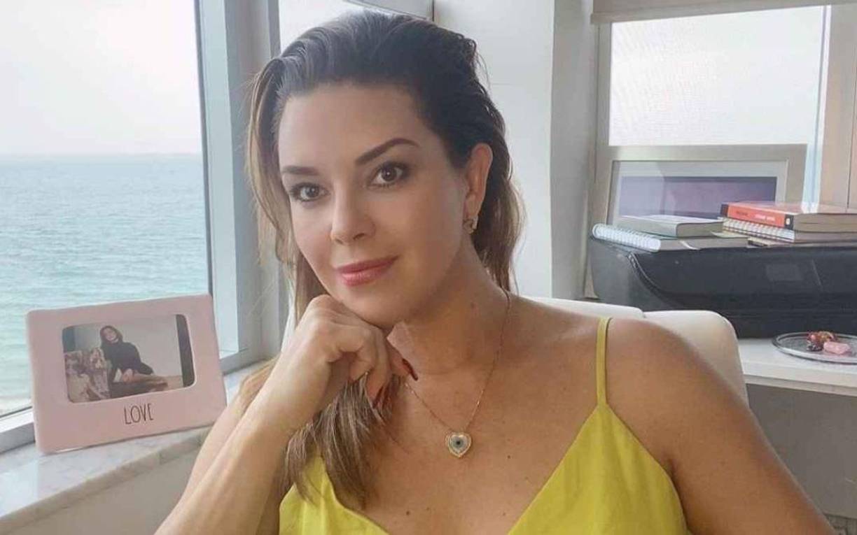 La famosa de 48 años de edad no ha recibido una respuesta por parte de Selana, de 32 años. “Alicia Machado, buena ejecución y mal comentario”, “No tenía que hablar de su peso pero igual le doy la razón”, “Alicia Machado nunca te vamos a tomar en serio, parece que defiendes a los que odian a los mexicanos” y otras opiniones se pudieron leer en redes sociales.