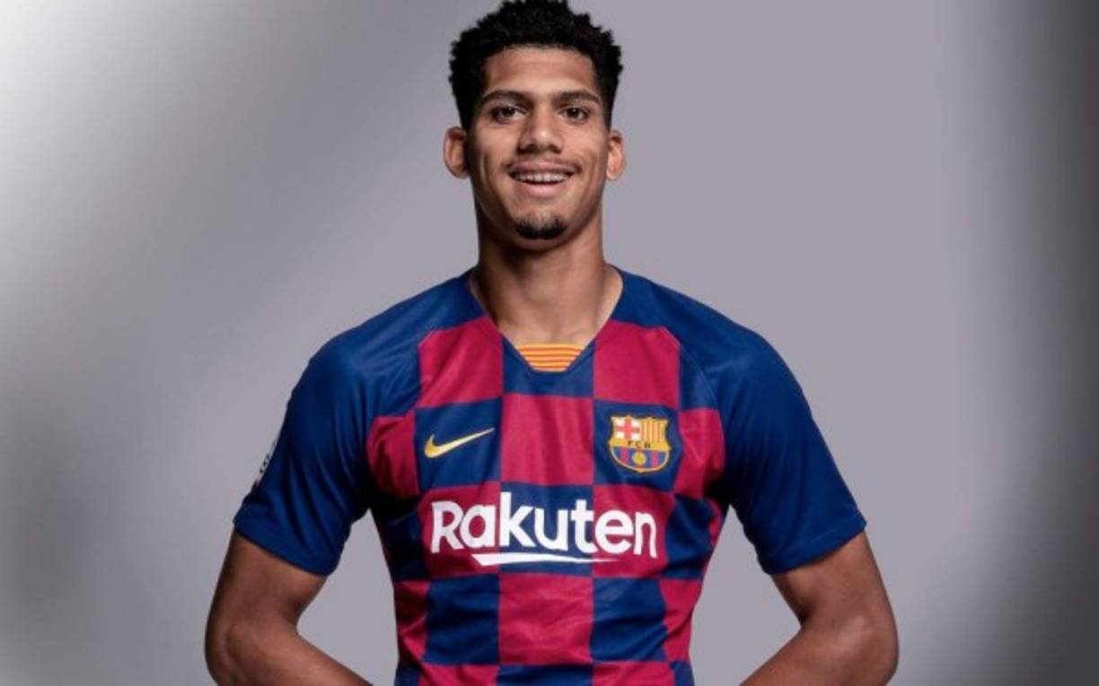 Ronald Araújo. El FC Barcelona necesitaba un central consolidado pero, ante la situación financiera, la apuesta será la del uruguayo.