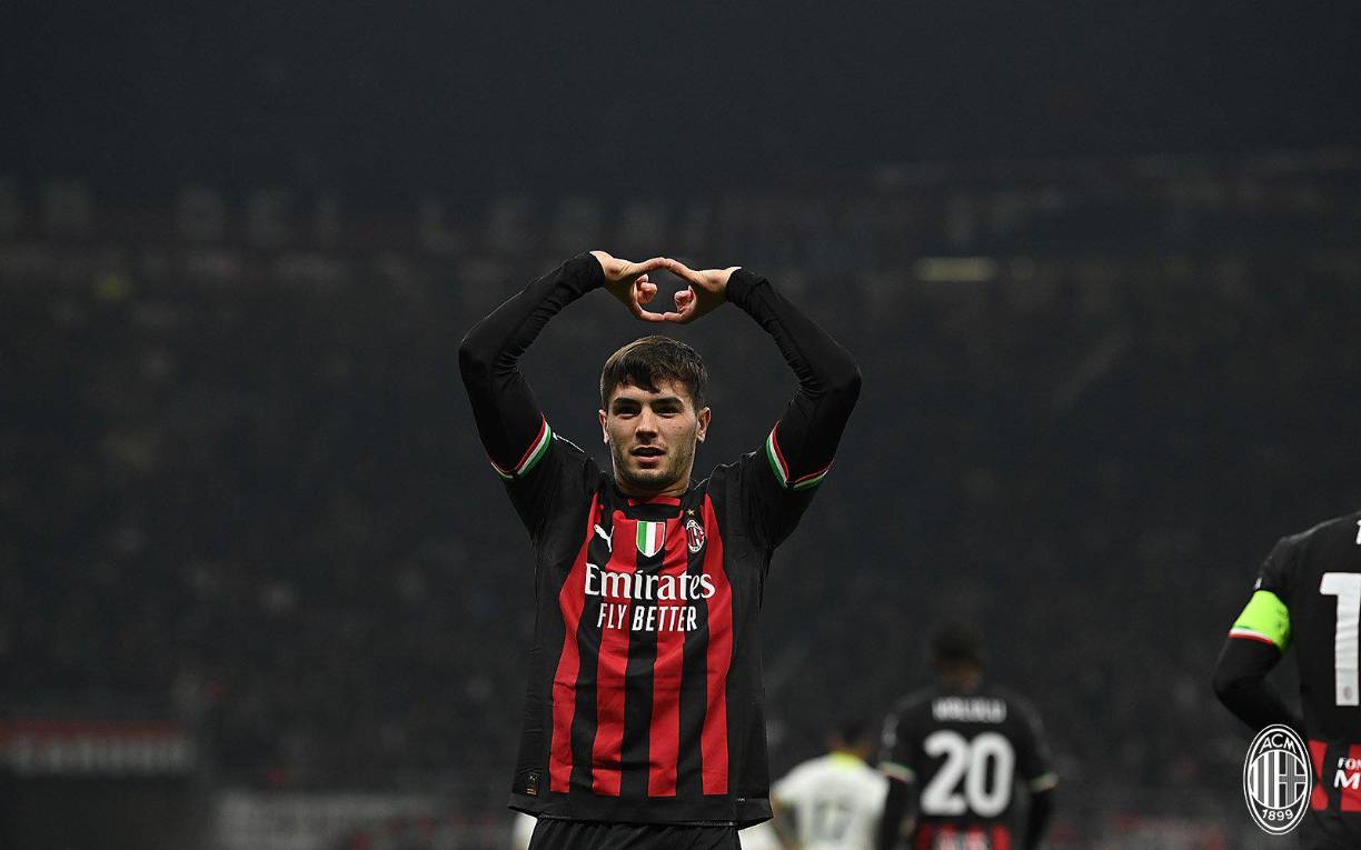 Según La Gazzetta dello Sport’, el español Brahim Díaz no quiere volver al Real Madrid y ha pedido seguir en el AC Milan. El volante ofensivo está a préstamo en el club italiano, pero ha rechazado la idea de regresar al equipo madridista.