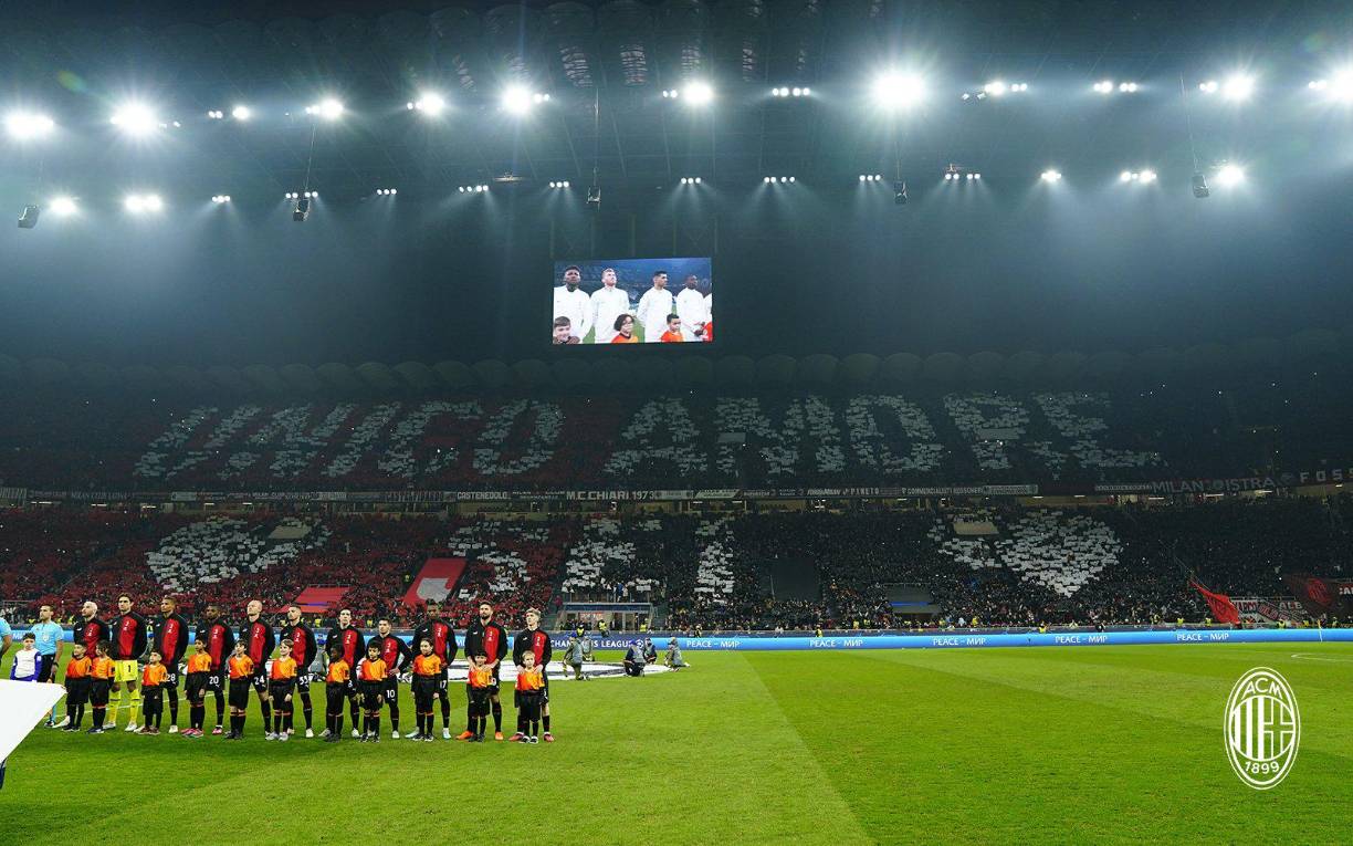 “Único Amore”, el mosaico de los aficionados del AC Milan previo al pitazo inicial ante Tottenham.
