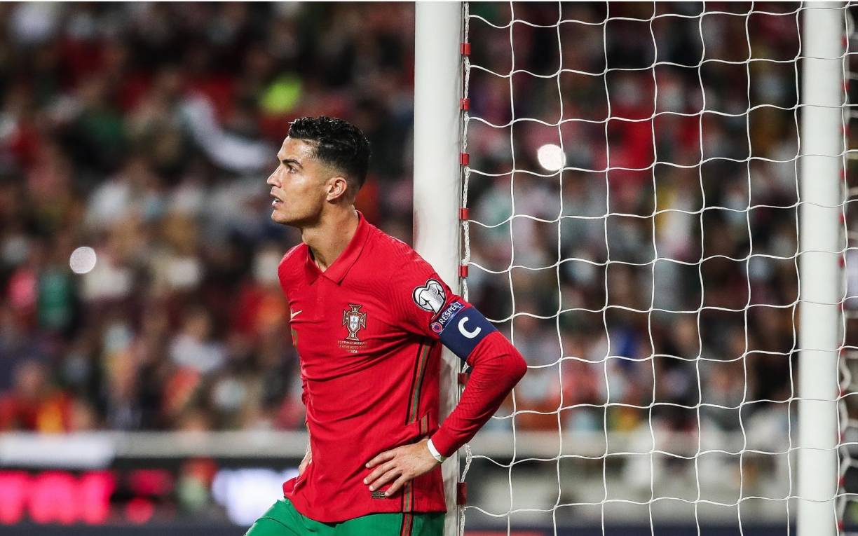 Los portugueses encabezados por CR7, partían con una diferencia de goles favorable, les bastaba apenas un empate contra Serbia, selección con la que nunca habían perdido hasta la fecha. Pero al final terminaron perdiendo y dejaron escapar la oportunidad de clasificar de forma directa.
