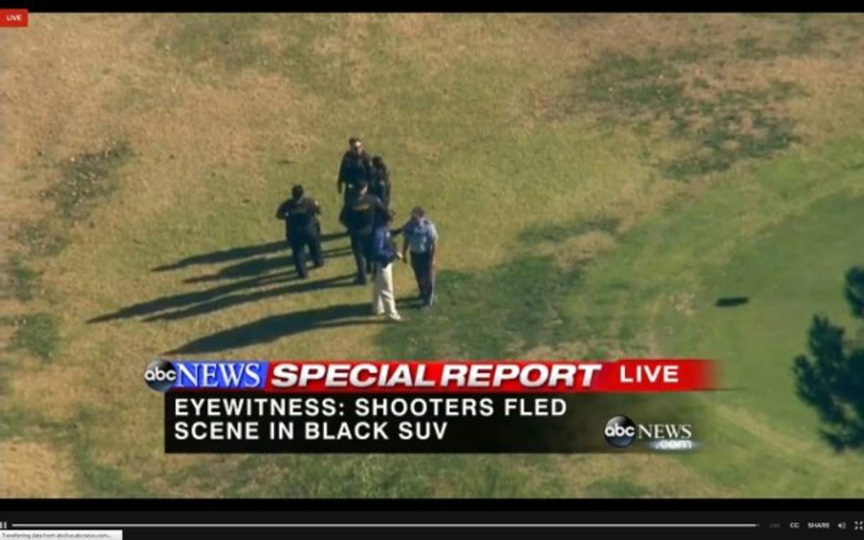 Unos 450 niños de una escuela de la zona se encuentran encerrados junto a sus maestros.